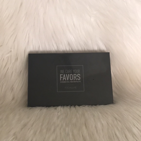 FOCALLURE |FOCALLURE 18 Color Eyeshadow Palette - 02 NEUTRALS - Picture 7 of 9